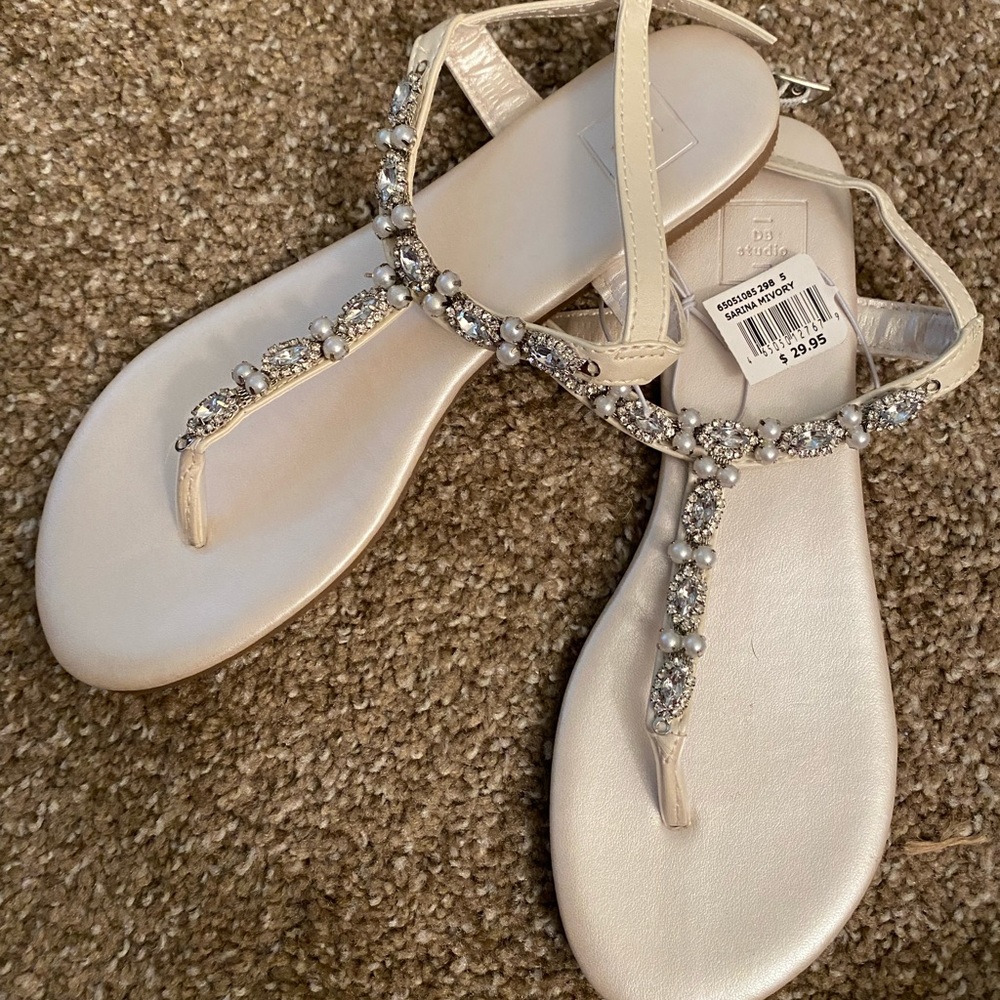 David’s Bridal Ivory sandal flats